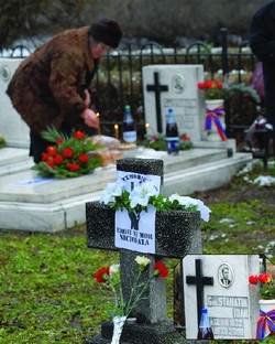 http://www.monitorulexpres.ro/arhiva_foto/poze/tumb/cimitir_Dsfrg.jpg